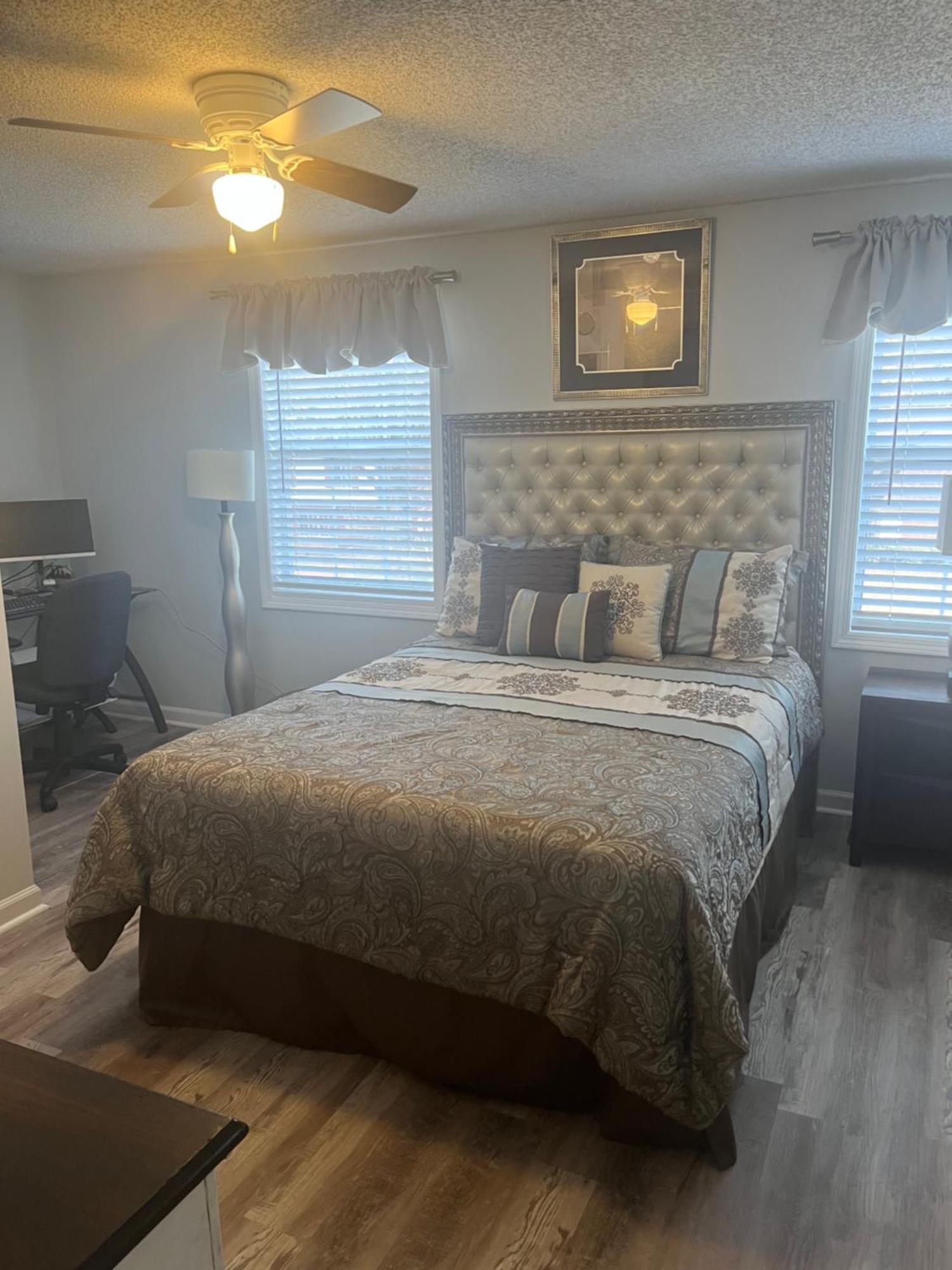 Jolly Accommodations & Suite-Sleeps 10 Memphis Exterior photo